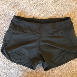 Army green lululemon speed up short 2.5”